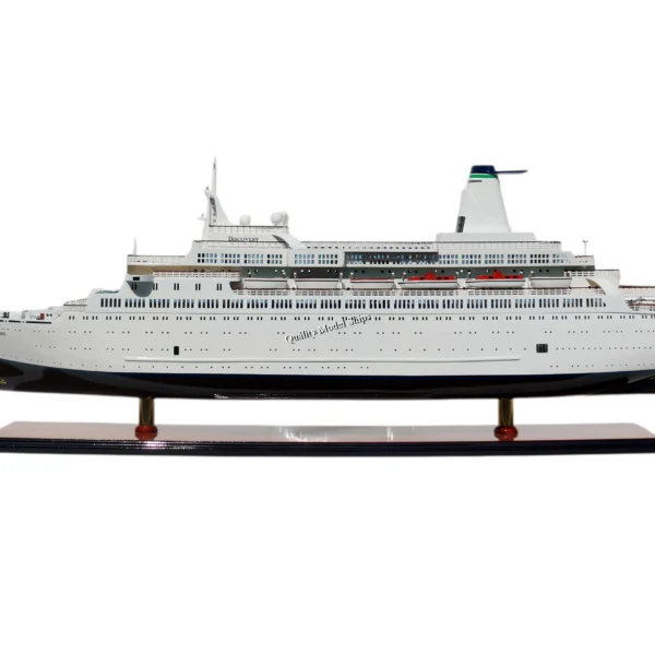 MV Discovery Ship Model