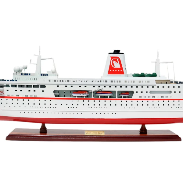 MS DEUTSCHLAND Ocean Liner Wooden Ship Model
