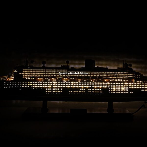 Queen Mary 2 Model Ship