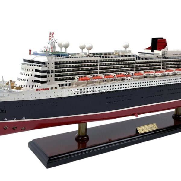 Queen Mary 2 Quality Model Ship