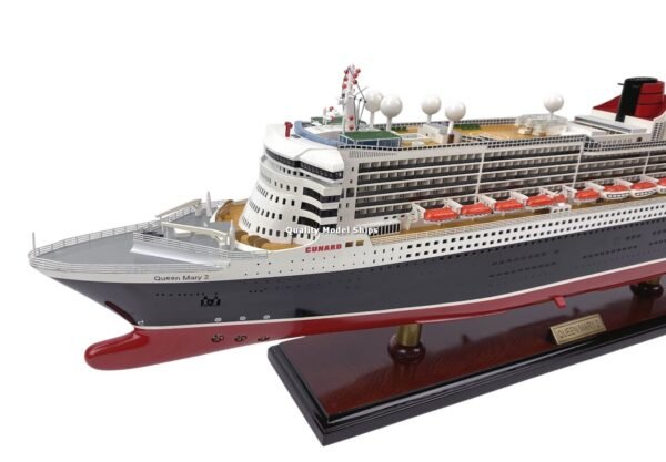 Queen Mary 2 Quality Model Ship