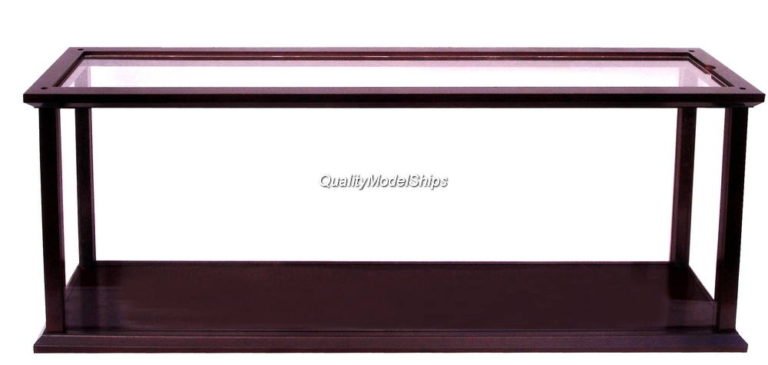 Display case for speed boats