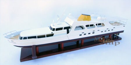 Disco Volante Display Ship Model - Replica Ship in James Bond Movie NEW