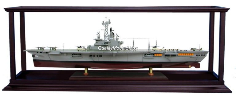isplay case war ships